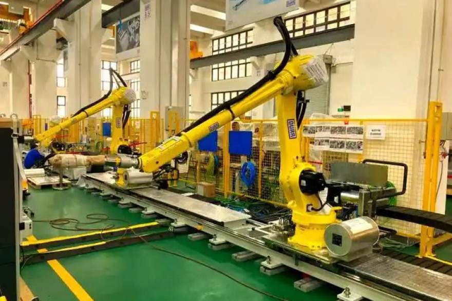 欧冠新赛制联赛阶段前瞻：豪门轮换与黑马抢分的博弈看点
